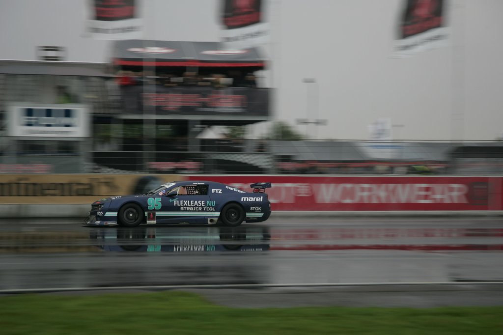 På en våd FDM Jyllandsringen satte Lasse Sørensen hurtigste tid i tidtagningen for MASCOT Danish Thundersport Championship
(Foto: Henning Smed)